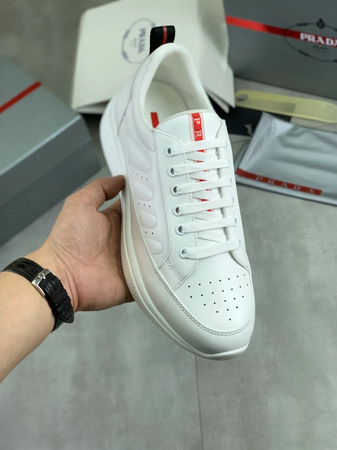 Men's men's shoes P560💰 [Real Price] Popular models are on the official website, 🆘 Trendy brand (Prada) mainly promotes popular models, avant-garde and versatile fashionable men's shoes private version mold opening, cowhide surface splicing 1:1.. Stylish and simple, original imported cowhide lining cowhide feet; the atmosphere and personality are more fashionable, eye-catching and pursuing class. It will subvert the old ideas and be a must-have for fashionistas who want to spend time with you! Must keep it! Tall and comfortable, large and low, high-end quality workmanship. Code number: 38-45 2️⃣optional.